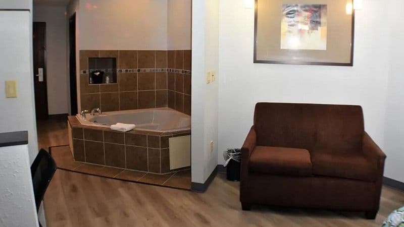 HomeTowne Studios & Suites Washington hotel photo 3