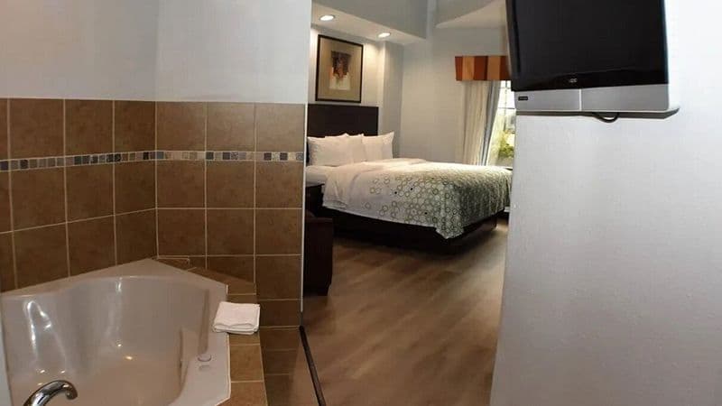 HomeTowne Studios & Suites Washington hotel photo 4