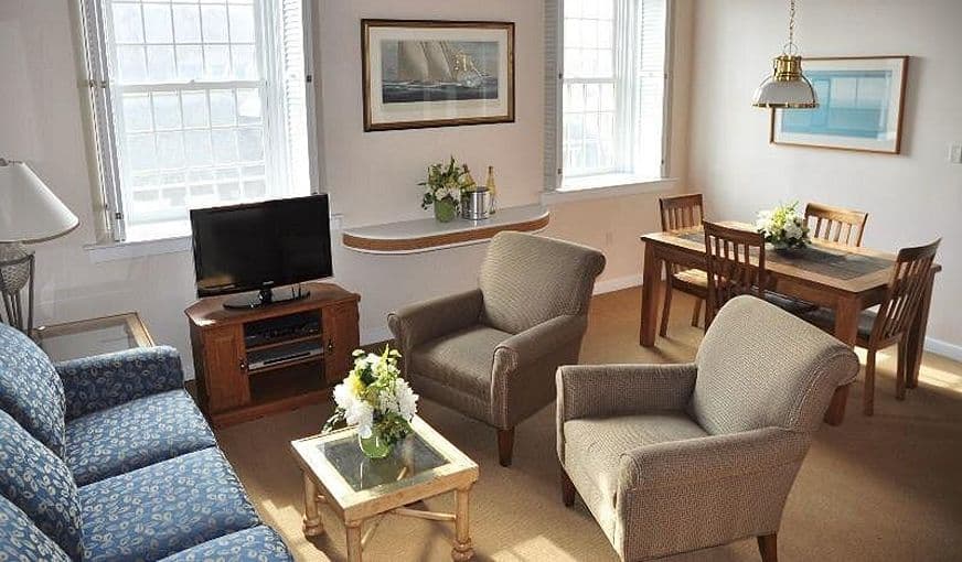Newport Bay Club & Hotel hotel photo 4