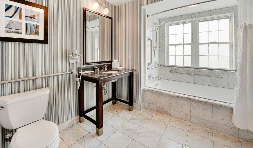Newport Beach Hotel and Suites hotel photo 2