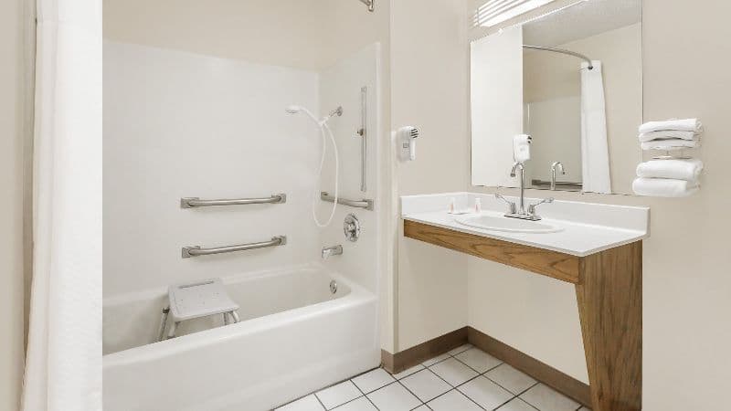 Baymont Inn and Suites Anderson Clemson hotel photo 3