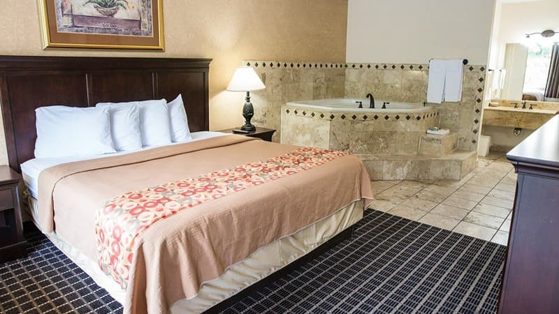 Florence Express Inn Jacuzzi room