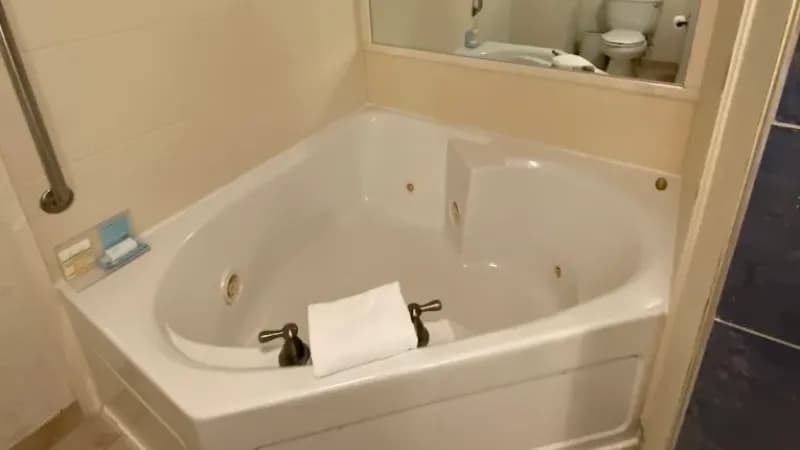 Hampton Inn Columbia-Downtown Historic District Jacuzzi room