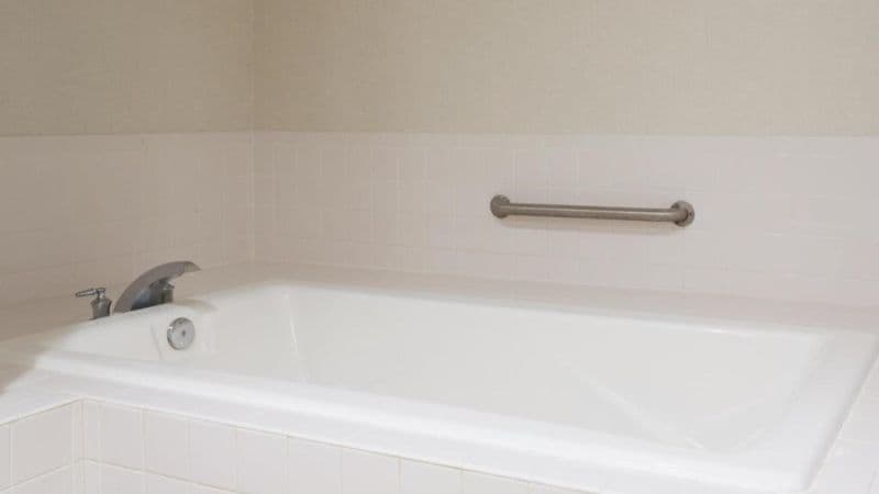 Hampton Inn Northwood Jacuzzi room