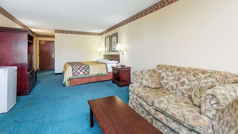 Super 8 by Wyndham Piedmont Greenville Area hotel photo 2