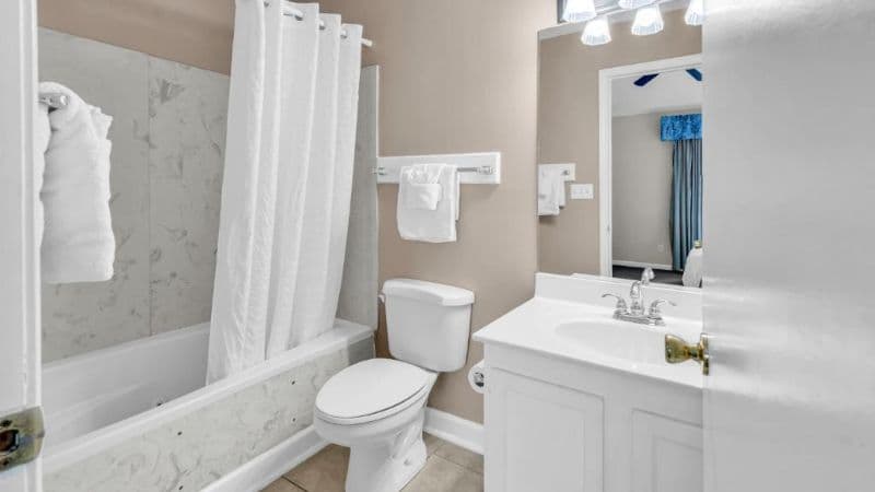 The Links Resort Jacuzzi room