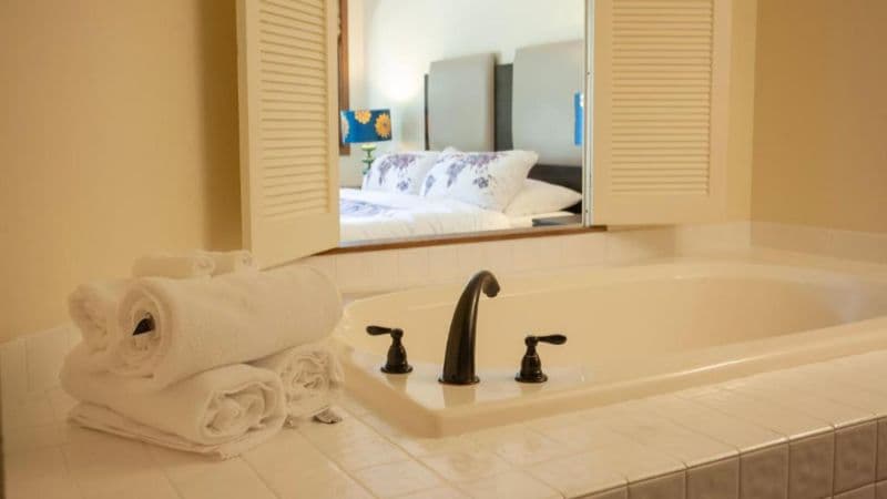 Bavarian Inn, Black Hills Jacuzzi room