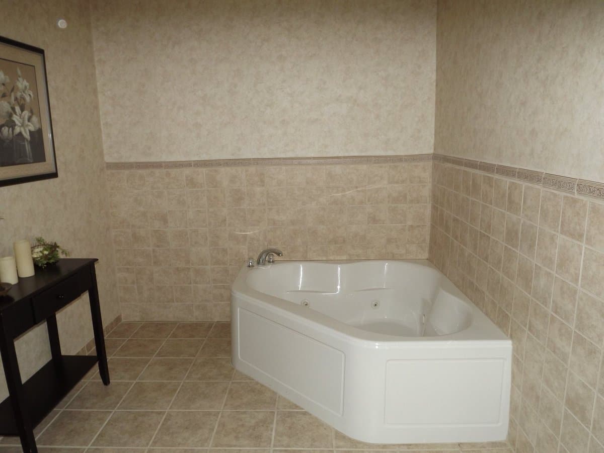 Howard Johnson by Wyndham Oacoma Hotel & Suites Jacuzzi room