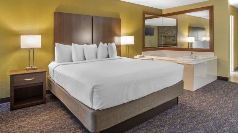 Best Western Plaza Inn Jacuzzi room