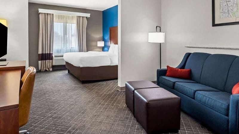 Comfort Suites Lindale – Tyler North hotel photo 4