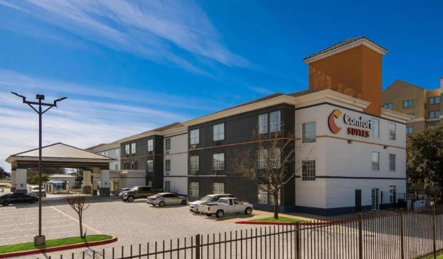 Comfort Suites North Fossil Creek hotel photo 5