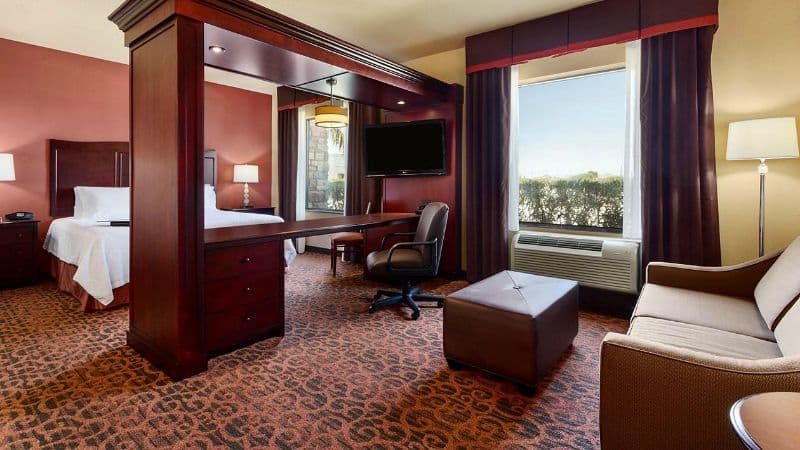 Hampton Inn & Suites Mission hotel photo 3