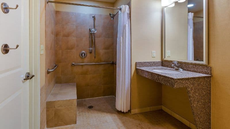 Holiday Inn Express & Suites Alpine Southeast, an IHG Hotel hotel photo 2