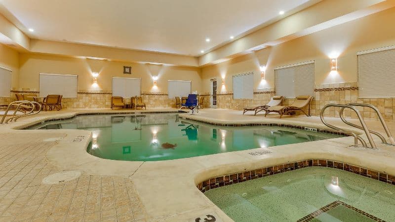 Holiday Inn Express & Suites Alpine Southeast, an IHG Hotel hotel photo 4