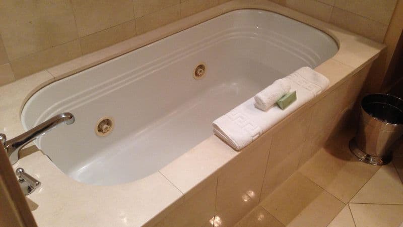 Mokara Hotel & Spa Jacuzzi room