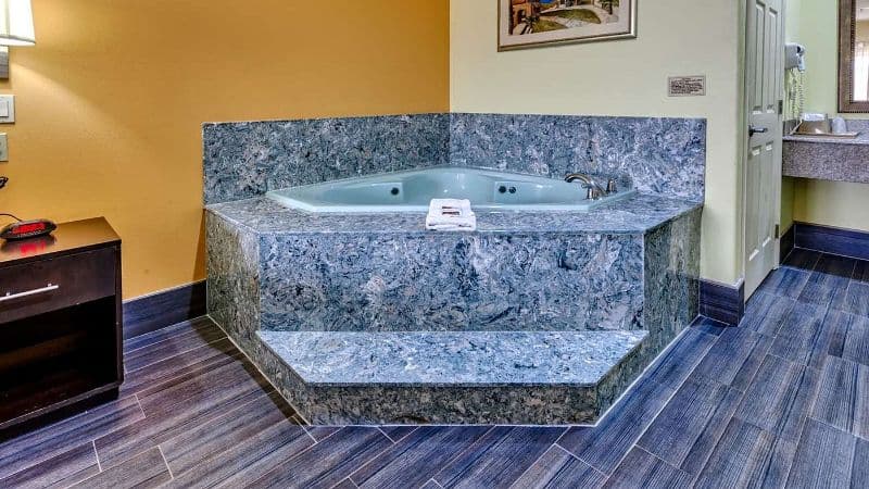 Quality Inn Brownsville Jacuzzi room