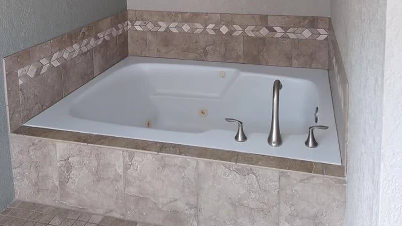Aarchway Inn Jacuzzi room