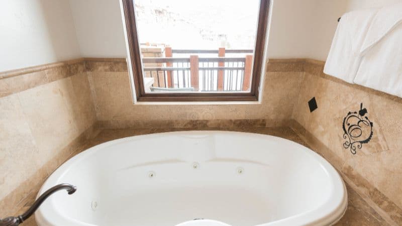 Hyatt Centric Park City Jacuzzi room