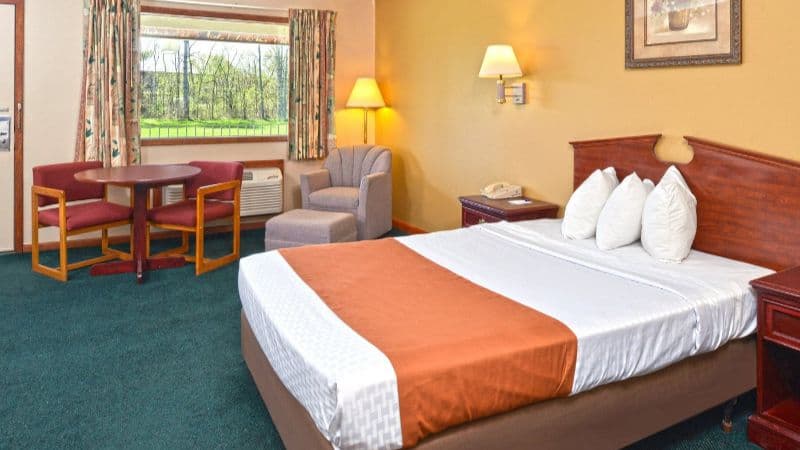 Americas Best Value Inn Plattsburgh hotel photo 2