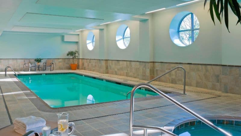 Courtyard Burlington Harbor hotel photo 5