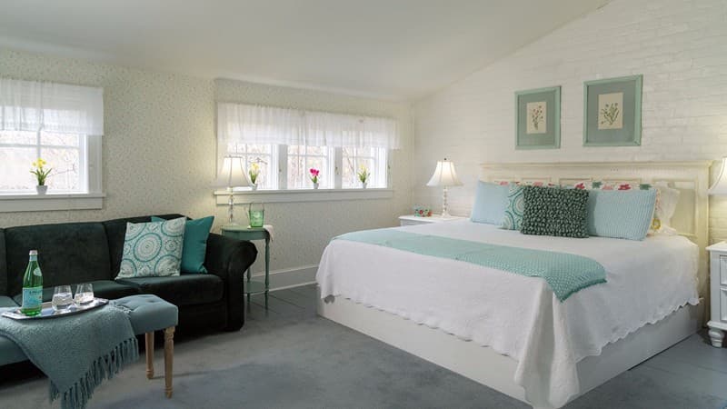 Four Chimneys Inn & Restaurant hotel photo 2