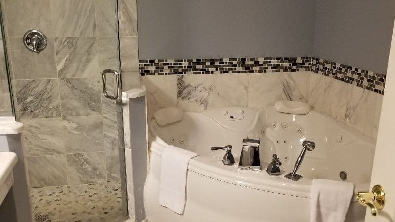Starlight Inn Jacuzzi room