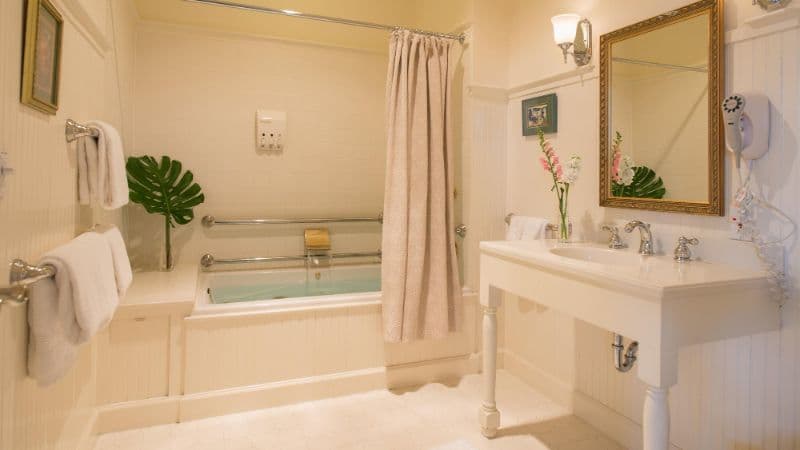 Swift House Inn Jacuzzi room