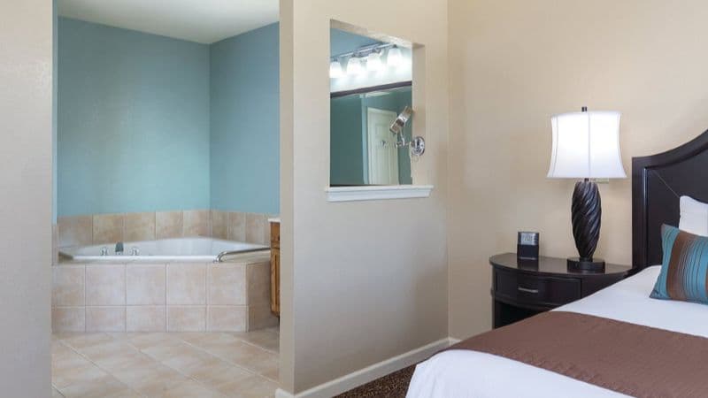 Club Wyndham Governor’s Green Jacuzzi room