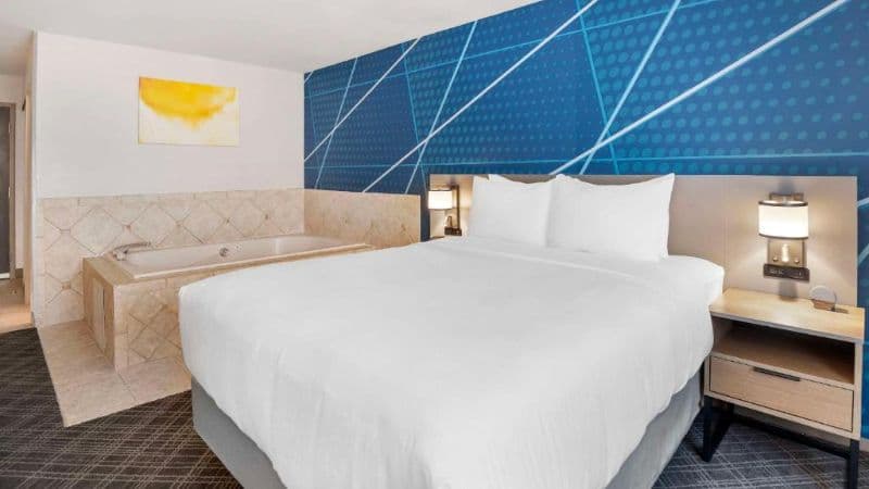 Comfort Inn Monticello Jacuzzi room