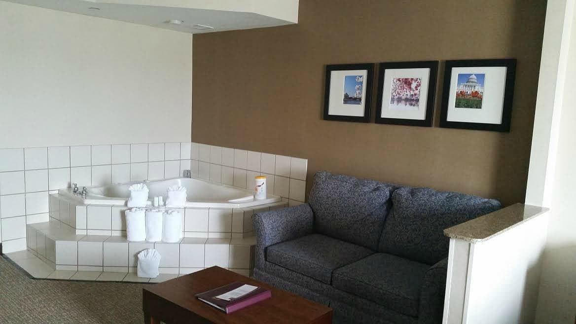 Comfort Suites Manassas Battlefield Park Jacuzzi room