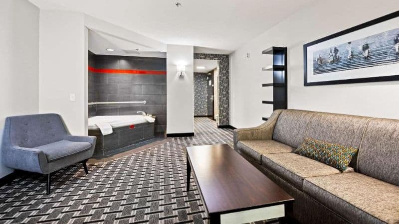 Comfort Suites Williamsburg Historic Area hotel photo 2