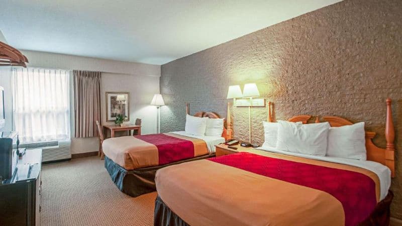 Econo Lodge Metro hotel photo 2