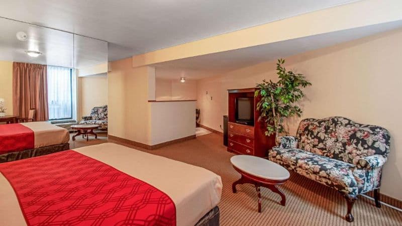 Econo Lodge Metro hotel photo 3
