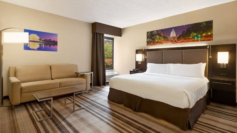 Holiday Inn Washington-Dulles Intl Airport, an IHG Hotel hotel photo 2