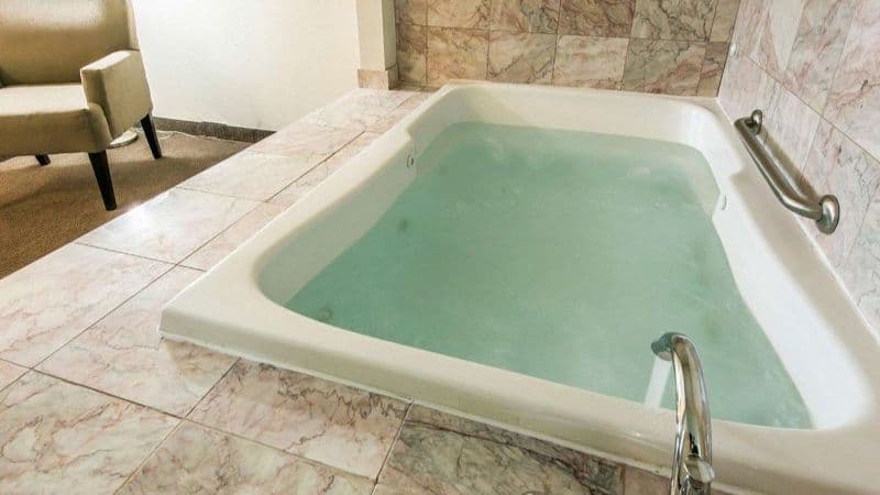 Sleep Inn & Suites Jacuzzi room