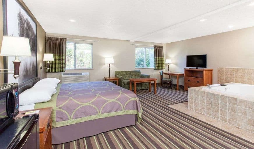 Super 8 by Wyndham Richlands / Claypool Hill Area hotel photo 2