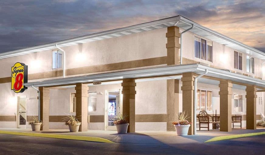Super 8 by Wyndham Richlands / Claypool Hill Area hotel photo 4