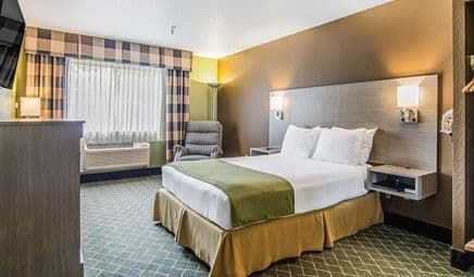 GuestHouse Inn & Suites Poulsbo hotel photo 2