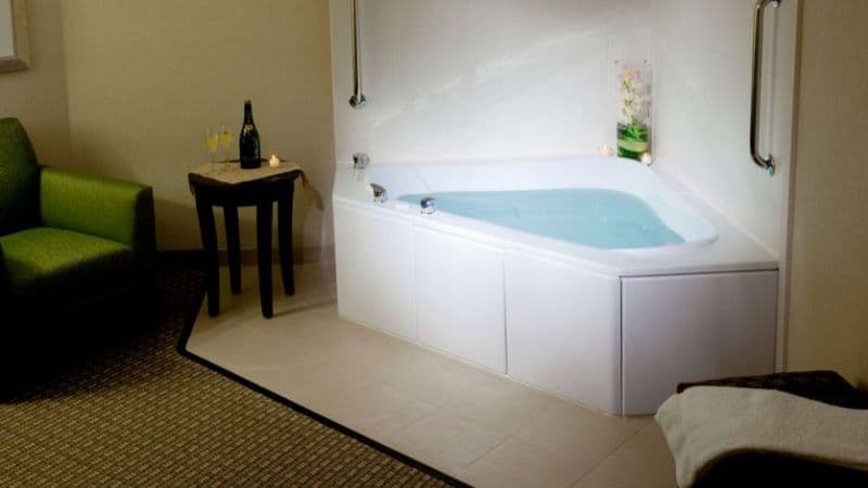 Hilton Garden Inn Seattle/Bothell Jacuzzi room