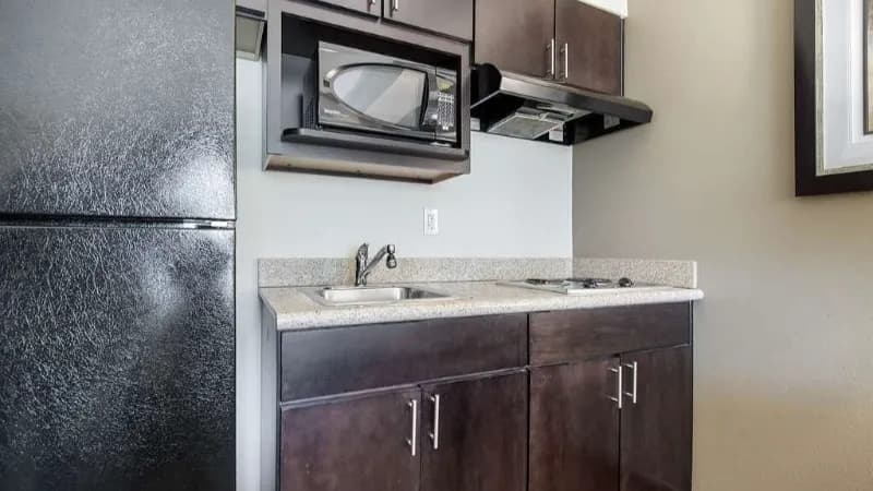 La Quinta Inn & Suites by Wyndham Auburn hotel photo 3