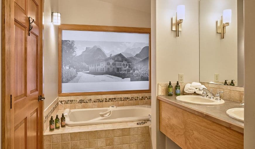 Landhaus Erika Jacuzzi room