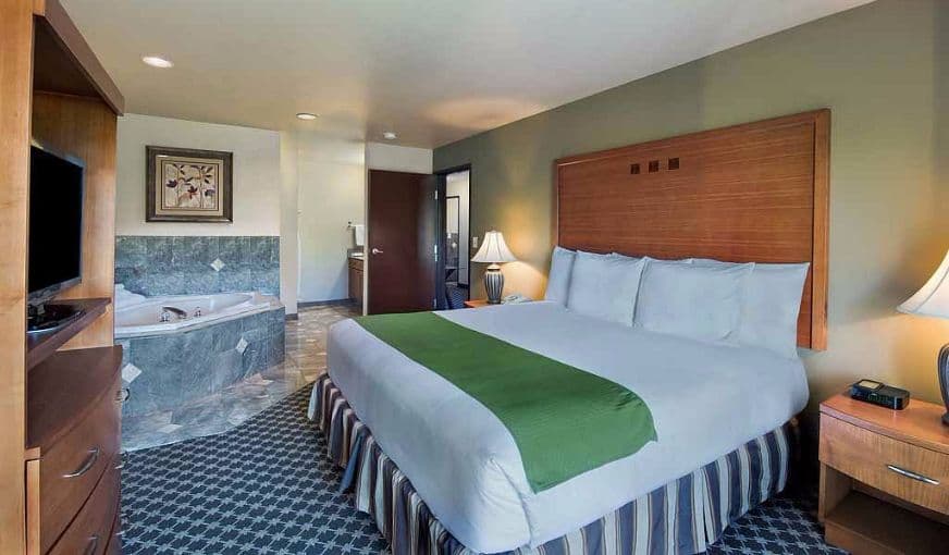 Oxford Suites Yakima hotel photo 2