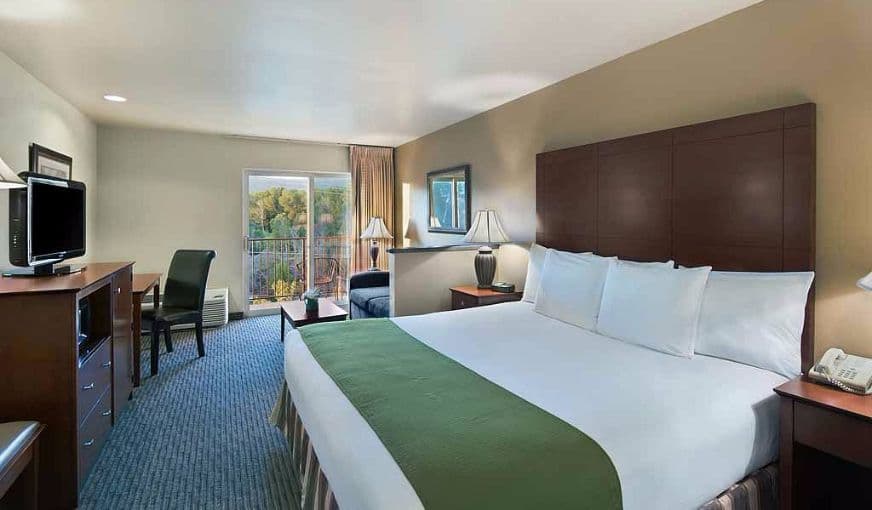 Oxford Suites Yakima hotel photo 3