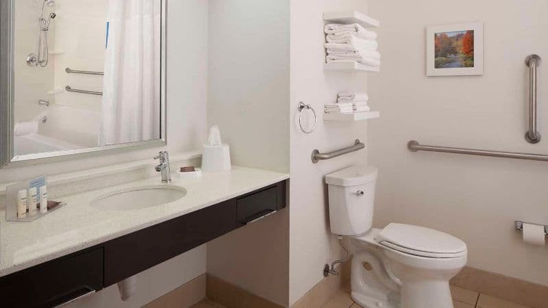Hampton Inn Charleston-Southridge hotel photo 3