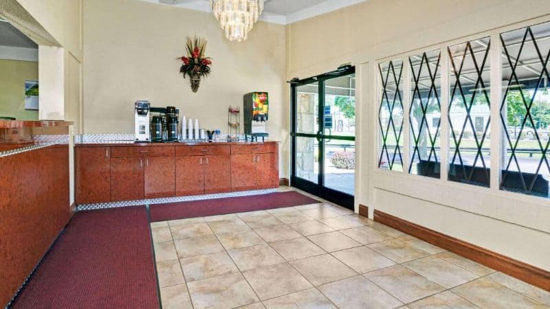 Knights Inn Charleston, WV hotel photo 4