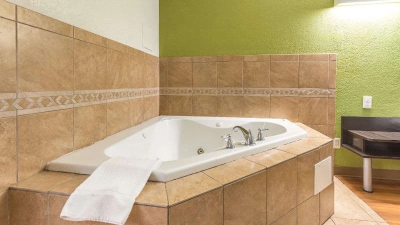 Motel 6 Huntington hotel photo 2