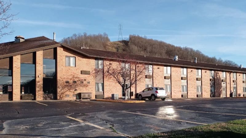 Quality Inn New Martinsville hotel photo 4