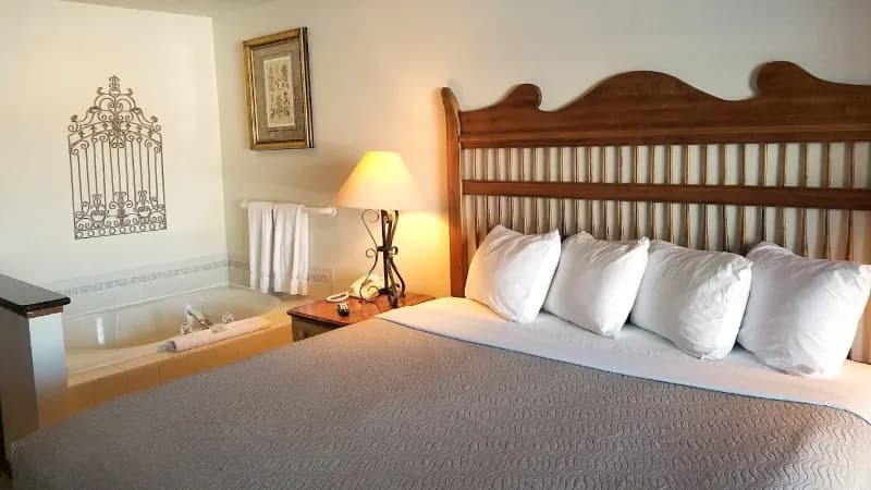 Bridgeport Waterfront Resort hotel photo 3