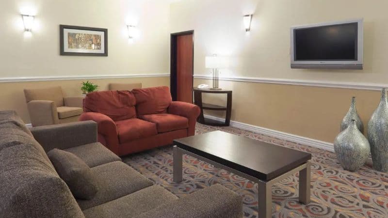 Iron Amethyst Inn & The 2one Speakeasy hotel photo 2