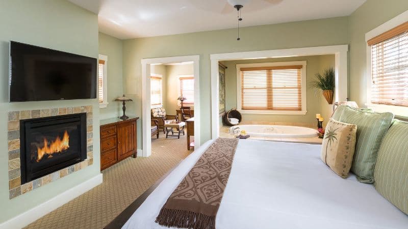 River District Hotel Jacuzzi room